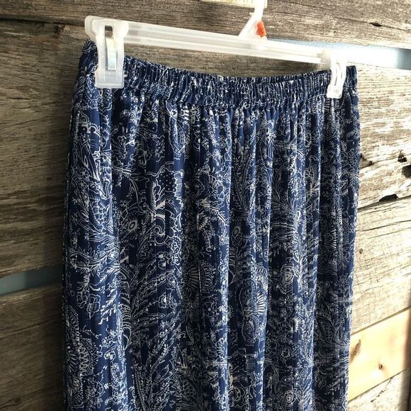 cathy Daniels Size Large Blue/White Pleated, Lined skirt - Picture 2 of 4
